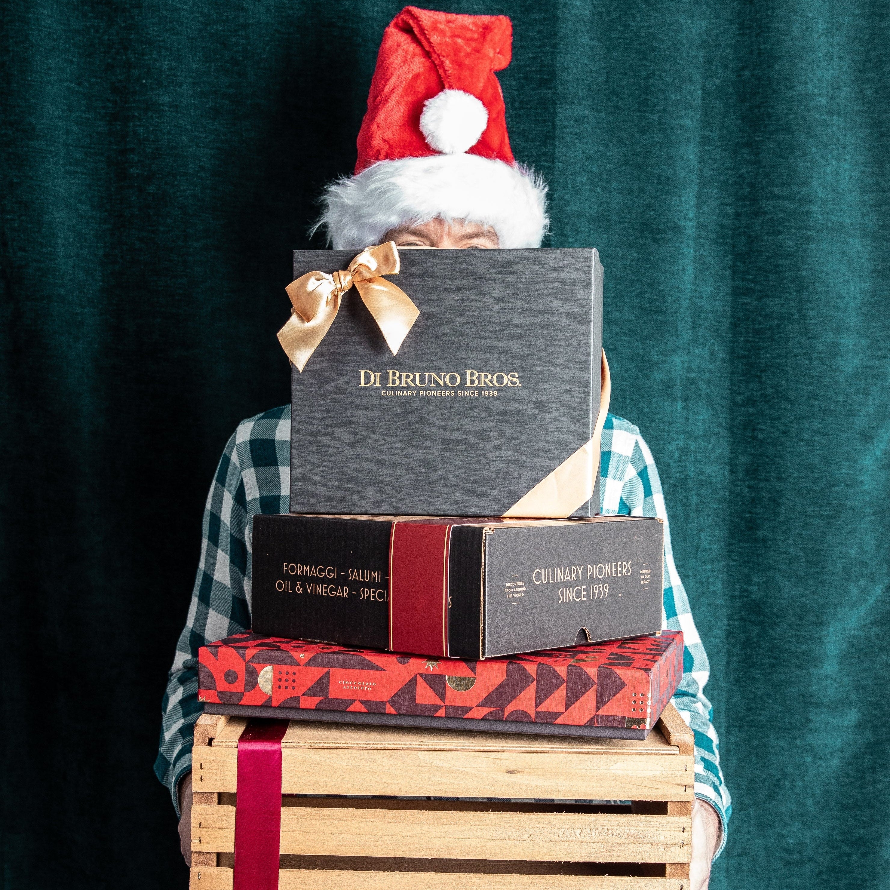 Corporate holiday gifts: how to order for clients and teams
